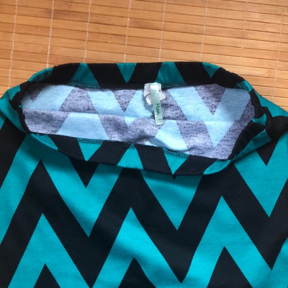 Green zigzag pinup pencil skirt - Picture 2 of 4
